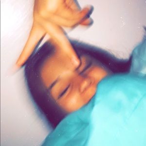 Meet your Posher, Brit